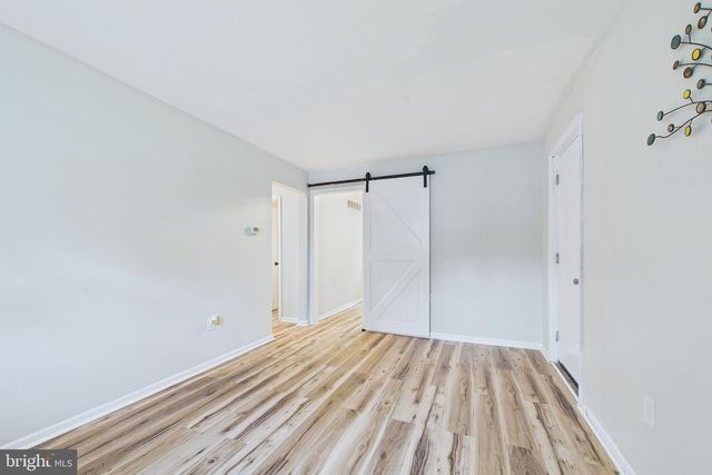 545 E HANNA DR, Newark, DE 19702