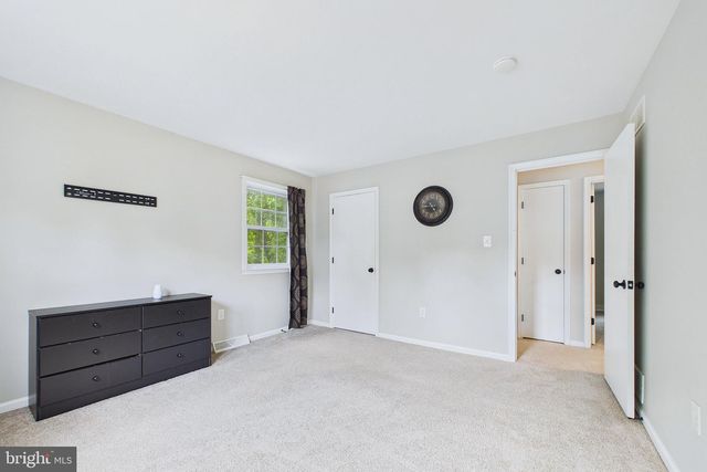 545 E HANNA DR, Newark, DE 19702