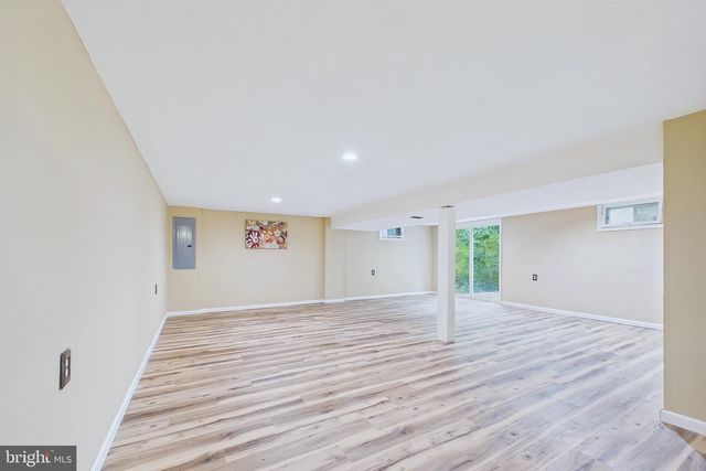 545 E HANNA DR, Newark, DE 19702