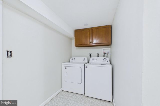 545 E HANNA DR, Newark, DE 19702