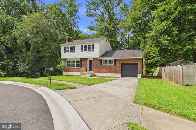 545 E HANNA DR, Newark, DE 19702