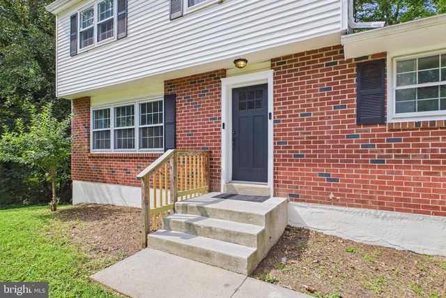 545 E HANNA DR, Newark, DE 19702