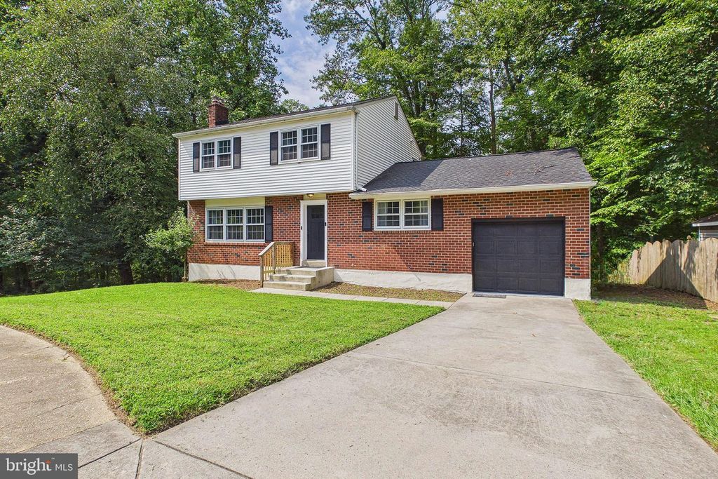 545 E HANNA DR, Newark, DE 19702