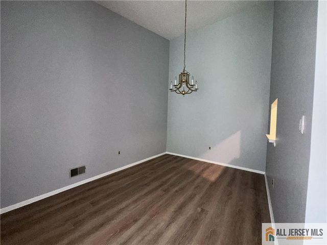 48 Crabapple Lane 238, Franklin, NJ 08823