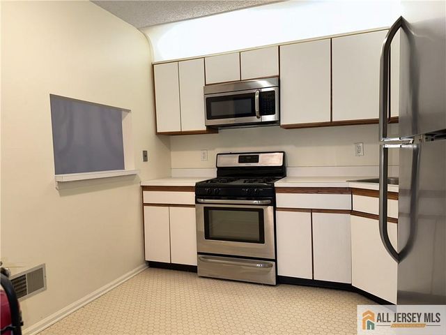 48 Crabapple Lane 238, Franklin, NJ 08823