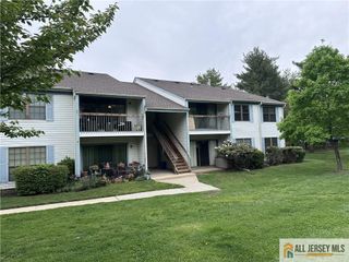 48 Crabapple Lane 238, Franklin, NJ 08823