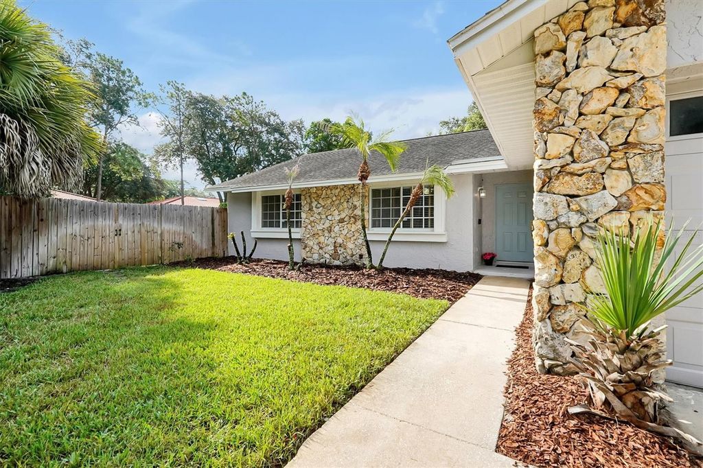 Image 3 of property listing at 8405 WAIALAE COURT, Orlando, FL 32819