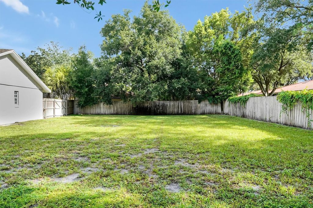 Image 31 of property listing at 8405 WAIALAE COURT, Orlando, FL 32819