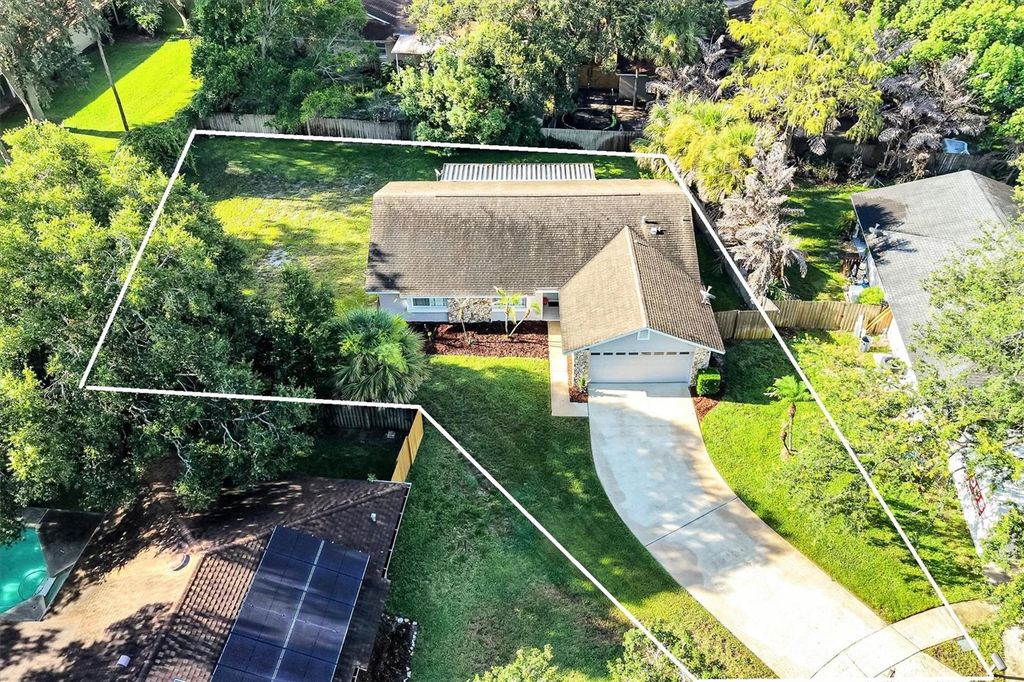 Image 32 of property listing at 8405 WAIALAE COURT, Orlando, FL 32819