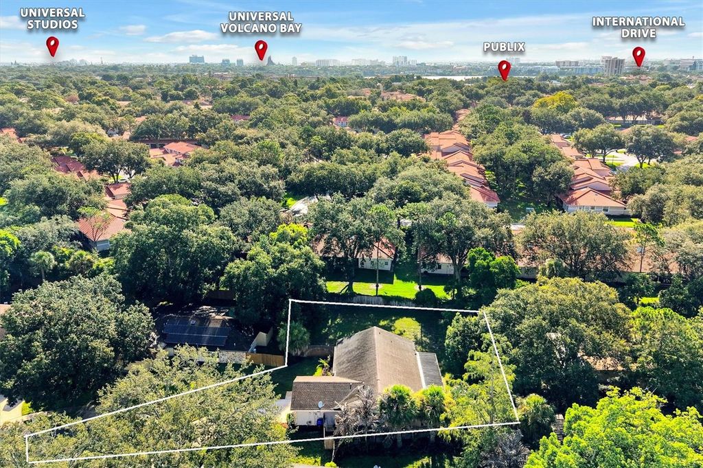 Image 33 of property listing at 8405 WAIALAE COURT, Orlando, FL 32819