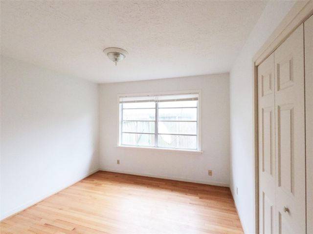 5231 Beechnut Street, Houston, TX 77096