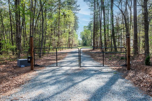 1202 Whippoorwill Lane, Chapel Hill, NC 27517