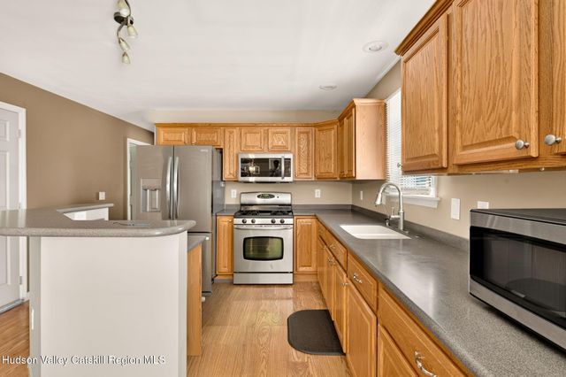 865 Farm To Market Road, Athens, NY 12015
