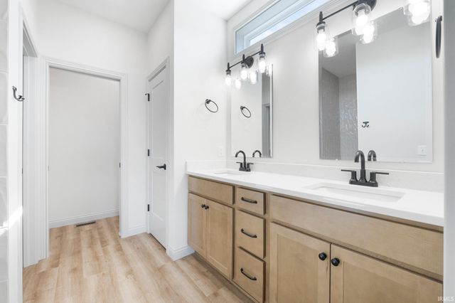 17885 Hutt Ridge Court, Huntertown, IN 46748