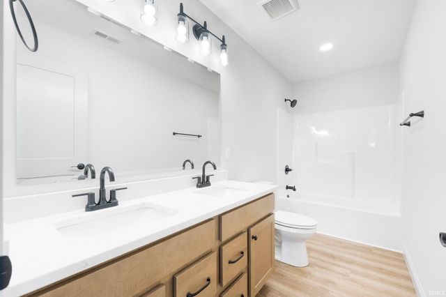 17885 Hutt Ridge Court, Huntertown, IN 46748