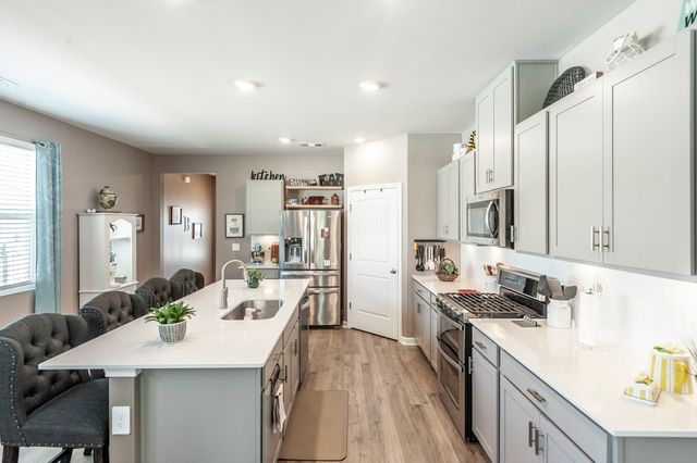 7146 Lang Ave, White House, TN 37188