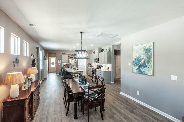 7146 Lang Ave, White House, TN 37188