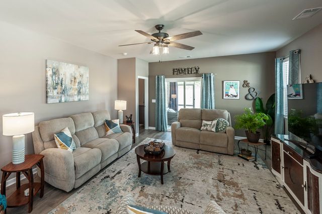 7146 Lang Ave, White House, TN 37188
