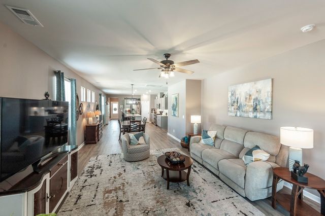 7146 Lang Ave, White House, TN 37188