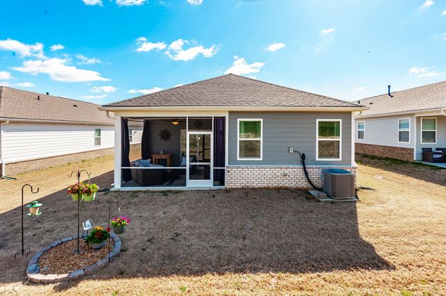 7146 Lang Ave, White House, TN 37188