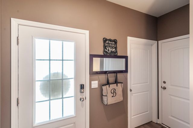 7146 Lang Ave, White House, TN 37188