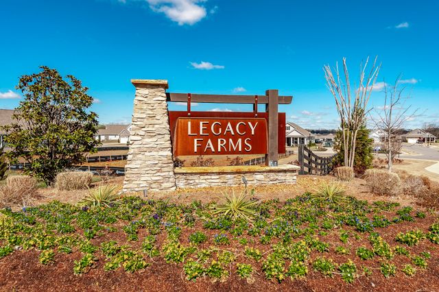 7146 Lang Ave, White House, TN 37188