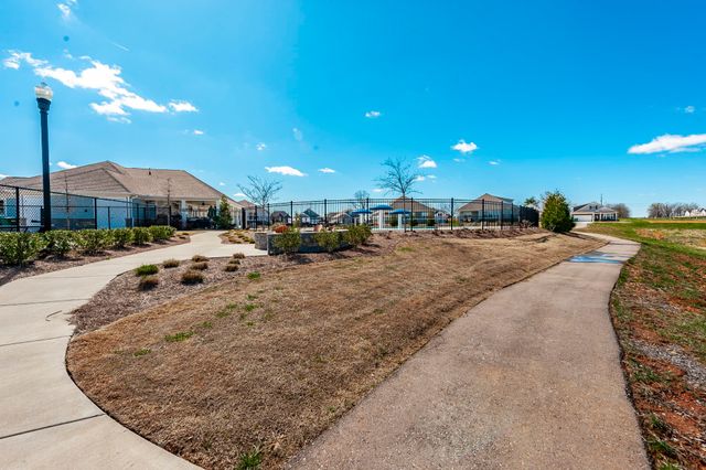7146 Lang Ave, White House, TN 37188