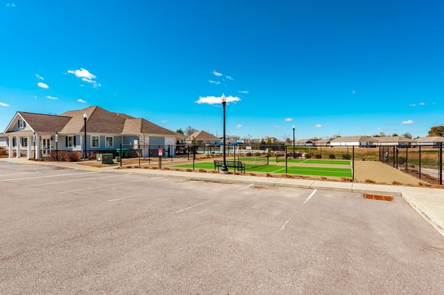 7146 Lang Ave, White House, TN 37188