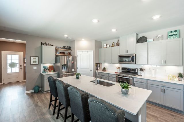 7146 Lang Ave, White House, TN 37188