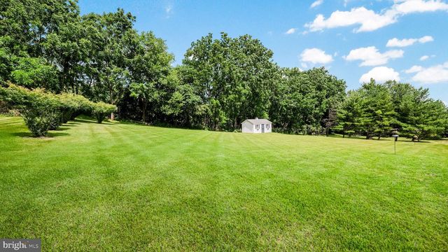 4717 ESSEX DR, Doylestown, PA 18902