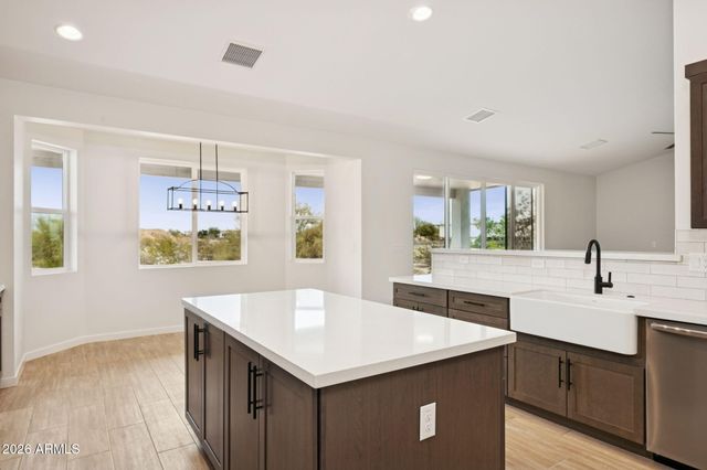 2010 W Lucky Lane, Queen Creek, AZ 85144