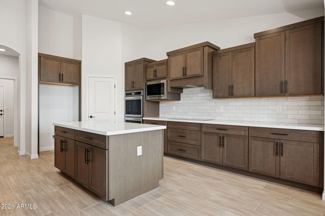2010 W Lucky Lane, Queen Creek, AZ 85144