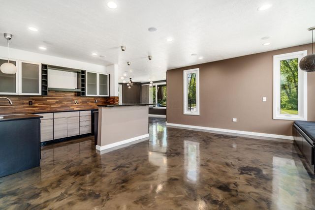 100 Stonesthrow Drive, Alexandria, OH 43001
