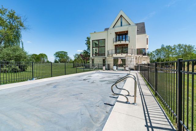 100 Stonesthrow Drive, Alexandria, OH 43001