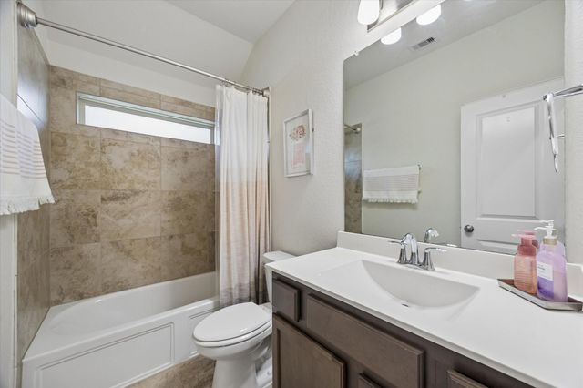 7330 Markstone Falls Lane, Rosenberg, TX 77469