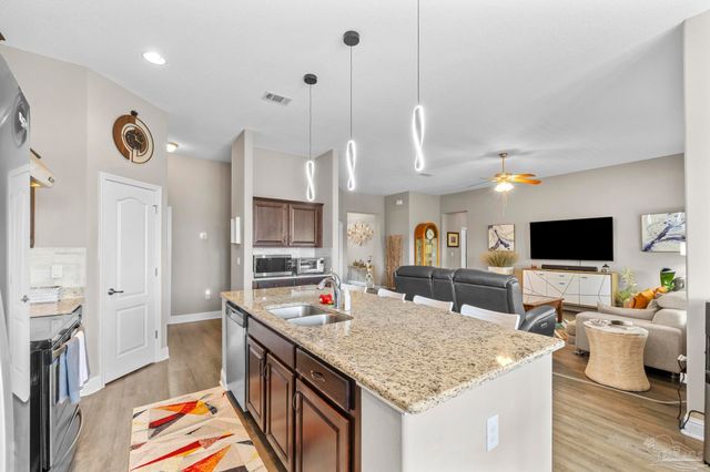 3445 Doddie Ln, Navarre, FL 32566