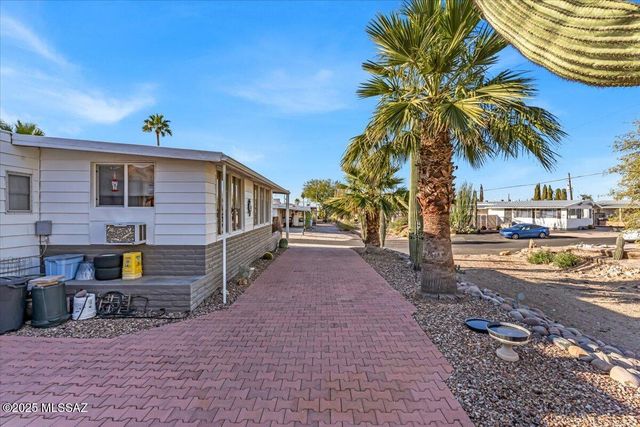 6016 W Lazy S Street, Tucson, AZ 85713