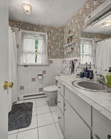 216 Southampton Rd, Westhampton, MA 01027