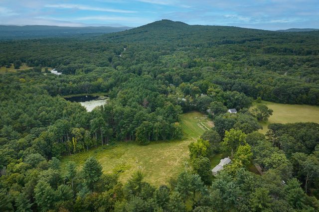 216 Southampton Rd, Westhampton, MA 01027