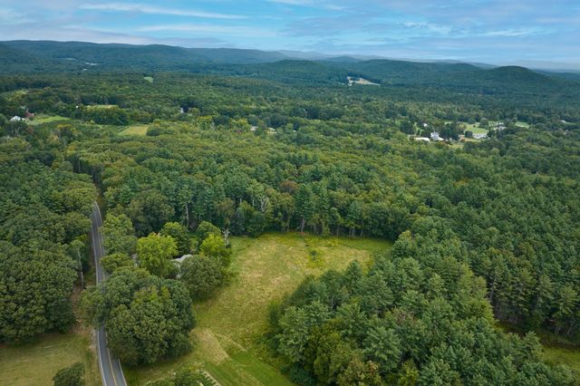 216 Southampton Rd, Westhampton, MA 01027