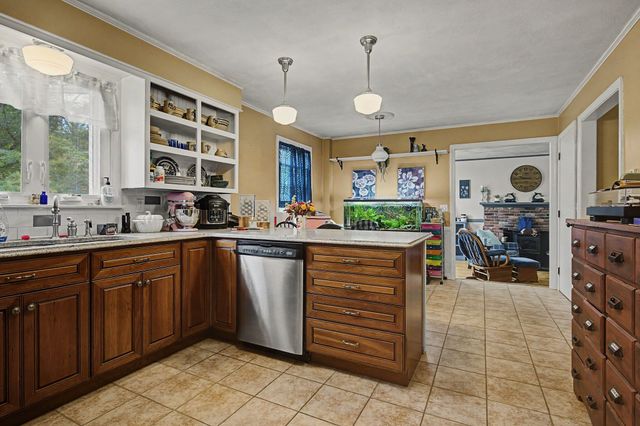216 Southampton Rd, Westhampton, MA 01027