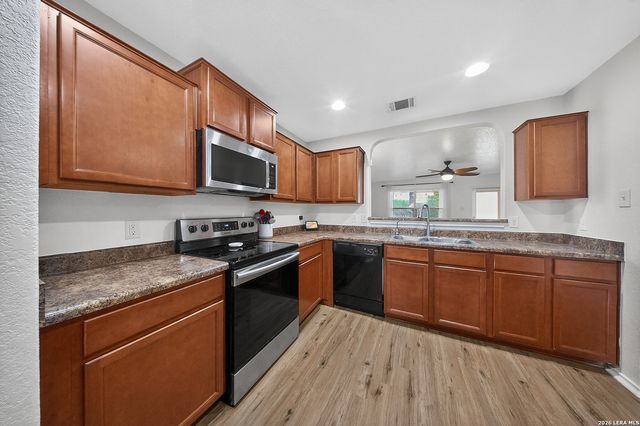 11523 Oaks Hike, San Antonio, TX 78245