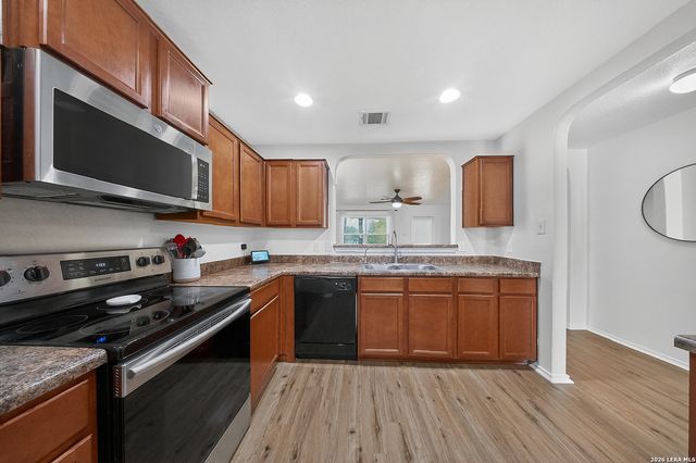 11523 Oaks Hike, San Antonio, TX 78245