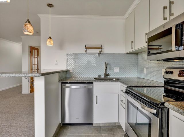 5 Embarcadero West 322, Oakland, CA 94607
