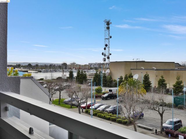 5 Embarcadero West 322, Oakland, CA 94607