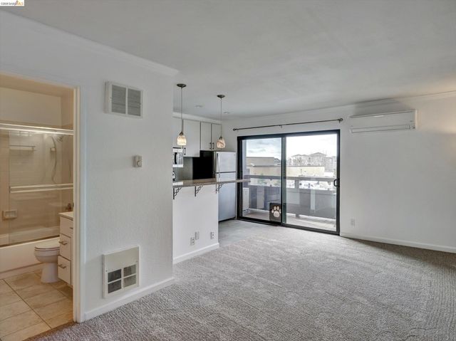 5 Embarcadero West 322, Oakland, CA 94607