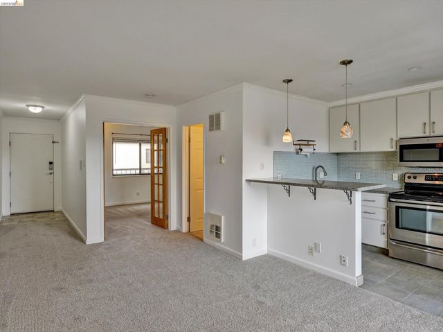 5 Embarcadero West 322, Oakland, CA 94607
