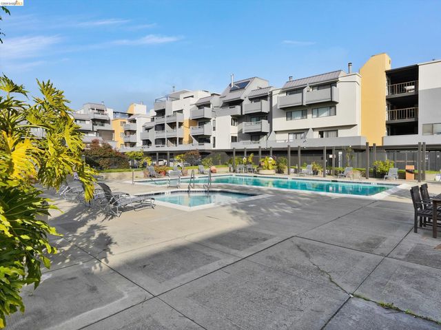5 Embarcadero West 322, Oakland, CA 94607