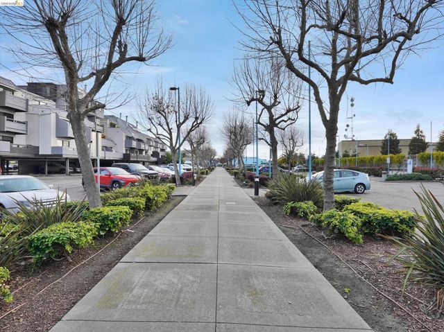 5 Embarcadero West 322, Oakland, CA 94607