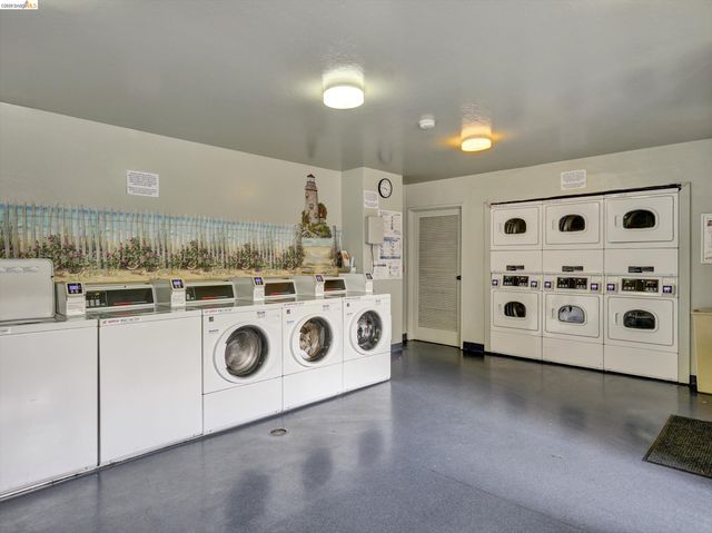 5 Embarcadero West 322, Oakland, CA 94607